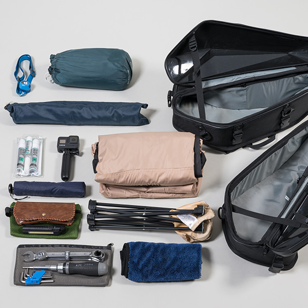 カービングシェルケース2 SS（エンボスブラック） | タナックス株式会社